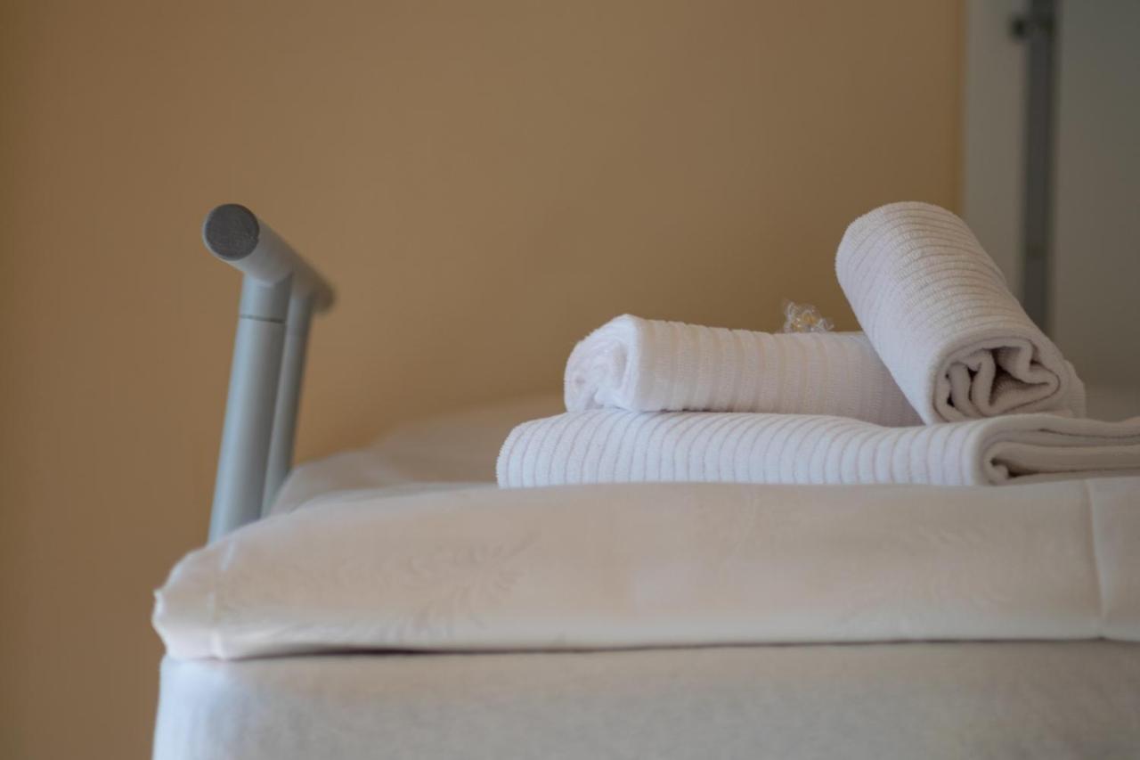 פולגריה Hotel Kube מראה חיצוני תמונה