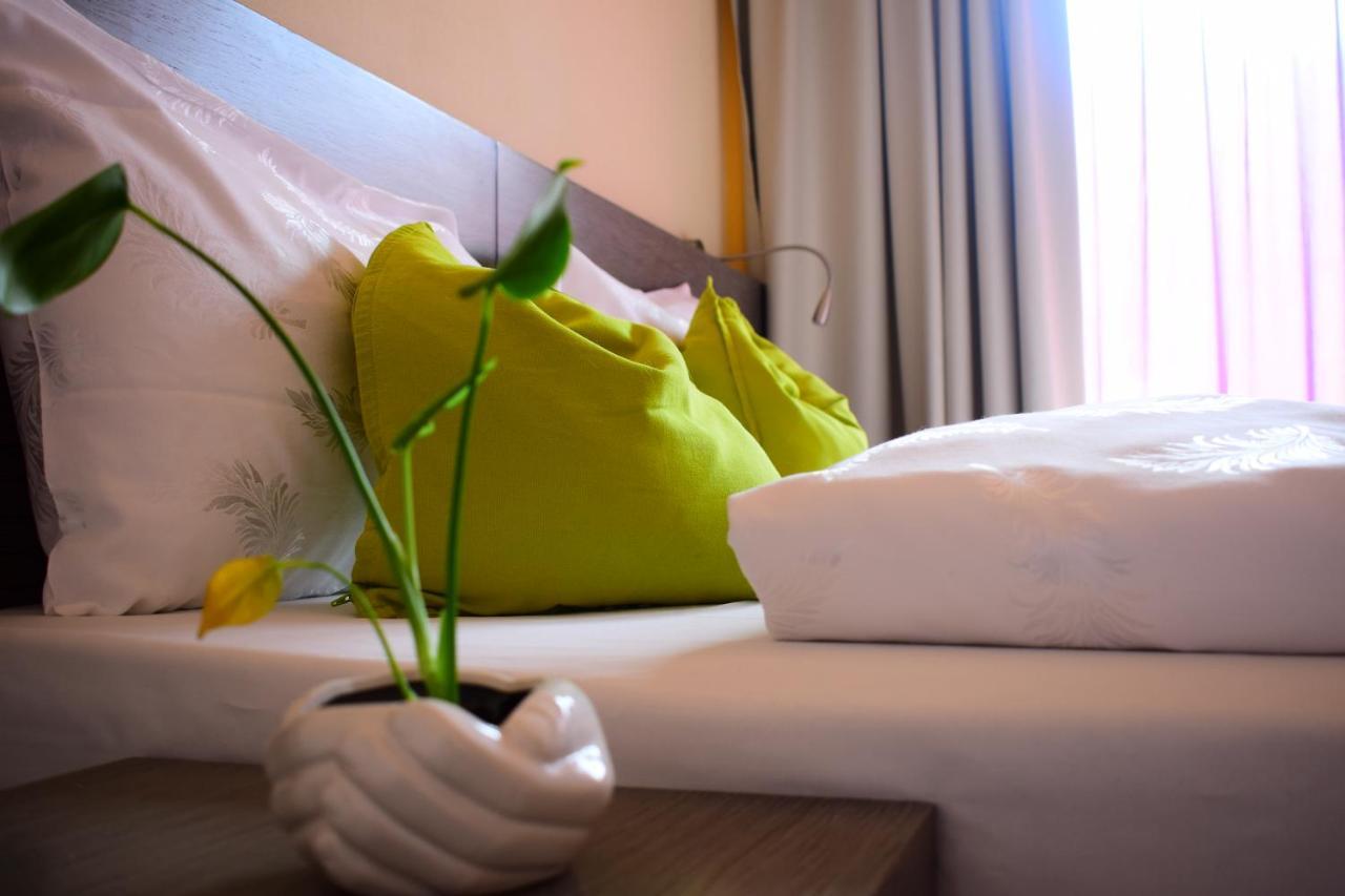 פולגריה Hotel Kube מראה חיצוני תמונה
