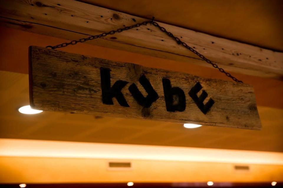 פולגריה Hotel Kube מראה חיצוני תמונה